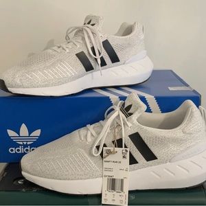 Adidas Originals Men's Swift Run 22 White Black Running Sneakers Size 10.5